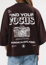 Lade das Bild in den Galerie-Viewer, T-Shirt Cropped Brown | Karo Kauer Label
