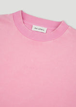 Lade das Bild in den Galerie-Viewer, Ella Boxy T-Shirt Petal Cream Acid | Oh April
