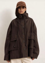 Lade das Bild in den Galerie-Viewer, Lässige Jacke „TANIA“ | Beige &amp; Mokka
