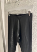 Lade das Bild in den Galerie-Viewer, Vegane Lederleggings &quot;JULE&quot;
