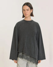Lade das Bild in den Galerie-Viewer, Lace Longsleeve washed Grey | Edited
