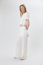 Lade das Bild in den Galerie-Viewer, Serin Knit T-Shirt Off White | Oh April
