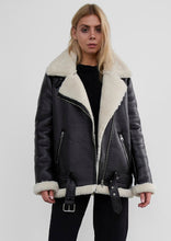 Lade das Bild in den Galerie-Viewer, Aviator Jacke &quot;ICON&quot; | WithBlack
