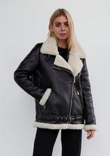 Lade das Bild in den Galerie-Viewer, Aviator Jacke &quot;ICON&quot; | WithBlack
