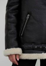 Lade das Bild in den Galerie-Viewer, Aviator Jacke &quot;ICON&quot; | WithBlack
