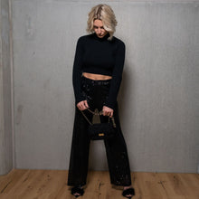 Lade das Bild in den Galerie-Viewer, Longsleeve Crop Top | Schwarz
