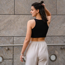 Lade das Bild in den Galerie-Viewer, Geripptes Basic Crop Top | Schwarz
