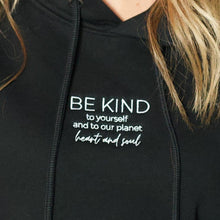 Lade das Bild in den Galerie-Viewer, Hoodie &quot;Be Kind&quot; | HEART &amp; SOUL
