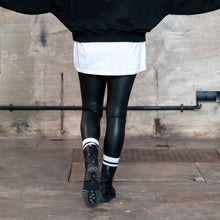 Lade das Bild in den Galerie-Viewer, Vegane Lederleggings &quot;JULE&quot; | Schwarz
