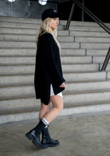 Lade das Bild in den Galerie-Viewer, Long Pullover &quot;MIA&quot; | Schwarz
