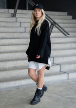 Lade das Bild in den Galerie-Viewer, Long Pullover &quot;MIA&quot; | Schwarz

