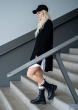 Lade das Bild in den Galerie-Viewer, Long Pullover &quot;MIA&quot; | Schwarz
