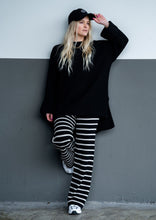 Lade das Bild in den Galerie-Viewer, Long Pullover &quot;MIA&quot; | Schwarz
