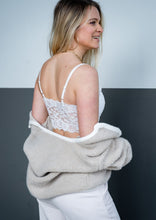 Lade das Bild in den Galerie-Viewer, Bralette aus Spitze | Weiß
