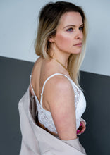 Lade das Bild in den Galerie-Viewer, Bralette aus Spitze | Weiß
