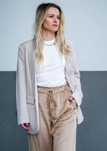 Lade das Bild in den Galerie-Viewer, Soft Silky Hose | Camel
