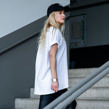Lade das Bild in den Galerie-Viewer, T-Shirt &quot;DO NOTHING CLUB&quot; | Weiß
