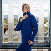 Lade das Bild in den Galerie-Viewer, Strickkleid &quot;BREEZE&quot; | Azurblau
