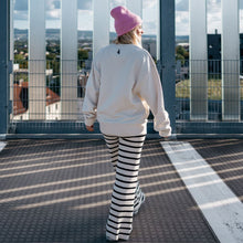 Lade das Bild in den Galerie-Viewer, Oversize Sweater &quot;ICON&quot; | Julove
