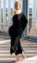 Lade das Bild in den Galerie-Viewer, Strickkleid &quot;NOIR&quot;
