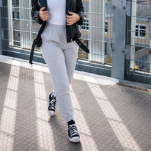 Lade das Bild in den Galerie-Viewer, Joggpants &quot;CARLA&quot; | light Grey
