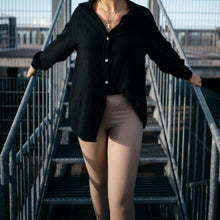 Lade das Bild in den Galerie-Viewer, Vegane Lederleggings &quot;JULE&quot; | Taupe
