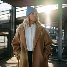 Lade das Bild in den Galerie-Viewer, Fluffy Beanie | Hellblau
