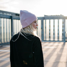 Lade das Bild in den Galerie-Viewer, Fluffy Beanie | Rosa

