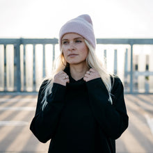 Lade das Bild in den Galerie-Viewer, Fluffy Beanie | Rosa
