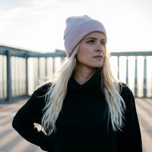 Lade das Bild in den Galerie-Viewer, Fluffy Beanie | Rosa
