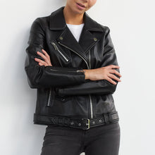 Lade das Bild in den Galerie-Viewer, Vegane Lederjacke im Bikerstil | WithBlack
