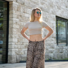 Lade das Bild in den Galerie-Viewer, Crop Top | &quot;TIA&quot;
