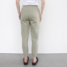 Lade das Bild in den Galerie-Viewer, Sweatpants &quot;JOSIE&quot; | Salbei
