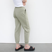Lade das Bild in den Galerie-Viewer, Sweatpants &quot;JOSIE&quot; | Salbei
