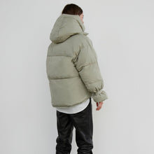 Lade das Bild in den Galerie-Viewer, Daunenjacke &quot;ICE GREEN&quot; | WithBlack
