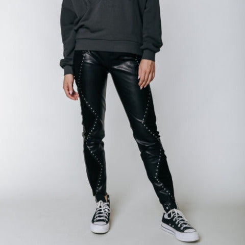 Kunstlederhose mit Nieten | Colourful Rebel