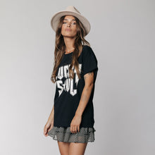Lade das Bild in den Galerie-Viewer, T-Shirt &quot;Lucky Soul&quot; | Colourful Rebel
