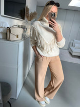Lade das Bild in den Galerie-Viewer, Pullover mit Fransen &quot;BOHO&quot; | Light Beige
